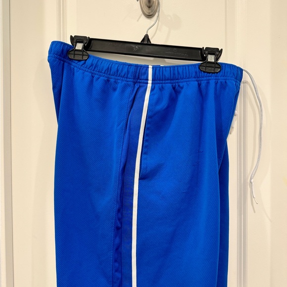 Nike shorts ( barely used) multi colors. - Picture 5 of 8